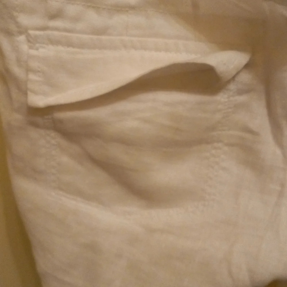 BANANA REPUBLIC LINEN WHITE CAPRI PANTS